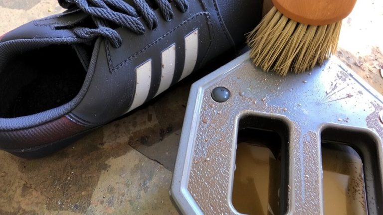 clean pedals and cleats