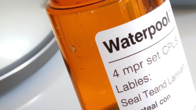 clear labels despite moisture