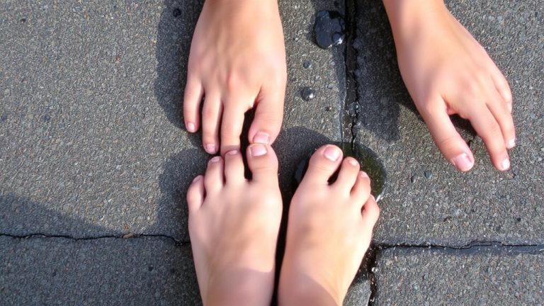 hand foot temperature alert