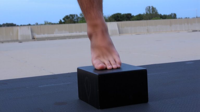 heel elevated lunges enhance plantarflexor recruitment
