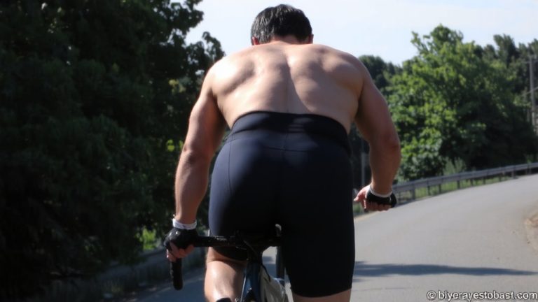 latissimus dorsi handlebar pull strength
