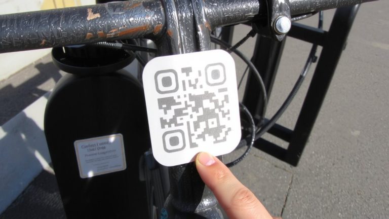 qr code emergency contacts