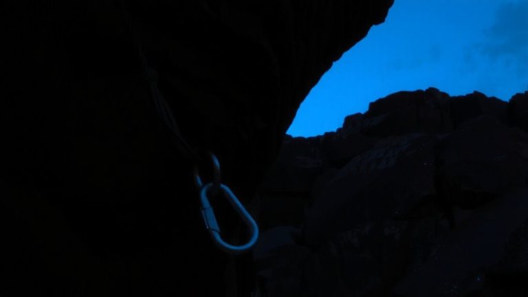 snap hooks for quiet use