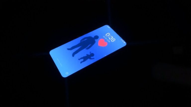 store emergency contacts on lock screen